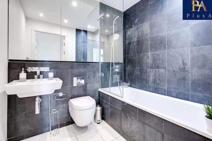 Pluxa Azure Cubic - Azure Cityview, Corporate Stays Welcome Birmingham Exterior photo